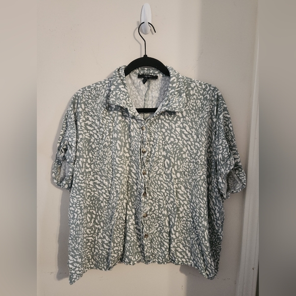 ❤️Forever 21 Green Teal Cheetah Animal Print Oversize Button Down Medium - Picture 1 of 4